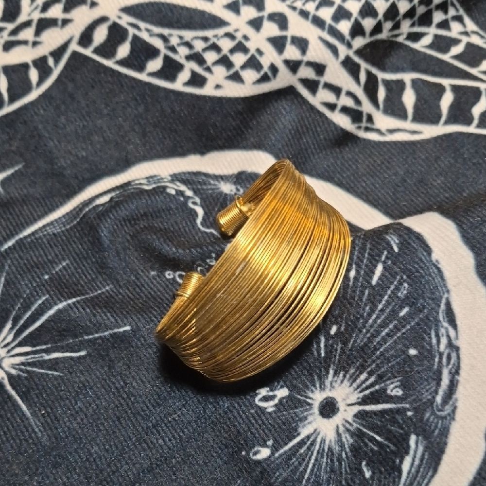 Chic Gold Women's Bracelet